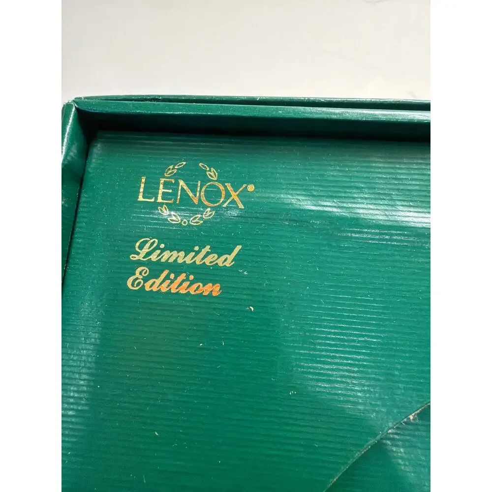 Set Vtg Lenox Annual Colonial Christmas Wreath Plates green presentation boxes